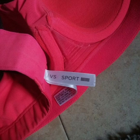 🆓️FREE🎁WHEN PURCHASE ANY ITEM FROM MY CLOSET Victoria's Secret Sports Bra Pink - Picture 11 of 13